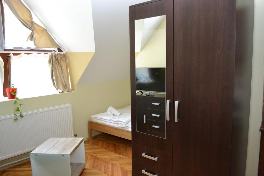 Ezuestfenyo Hotel Телкібанья Екстер'єр фото