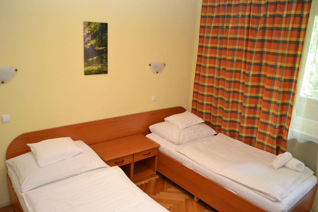Ezuestfenyo Hotel Телкібанья Екстер'єр фото