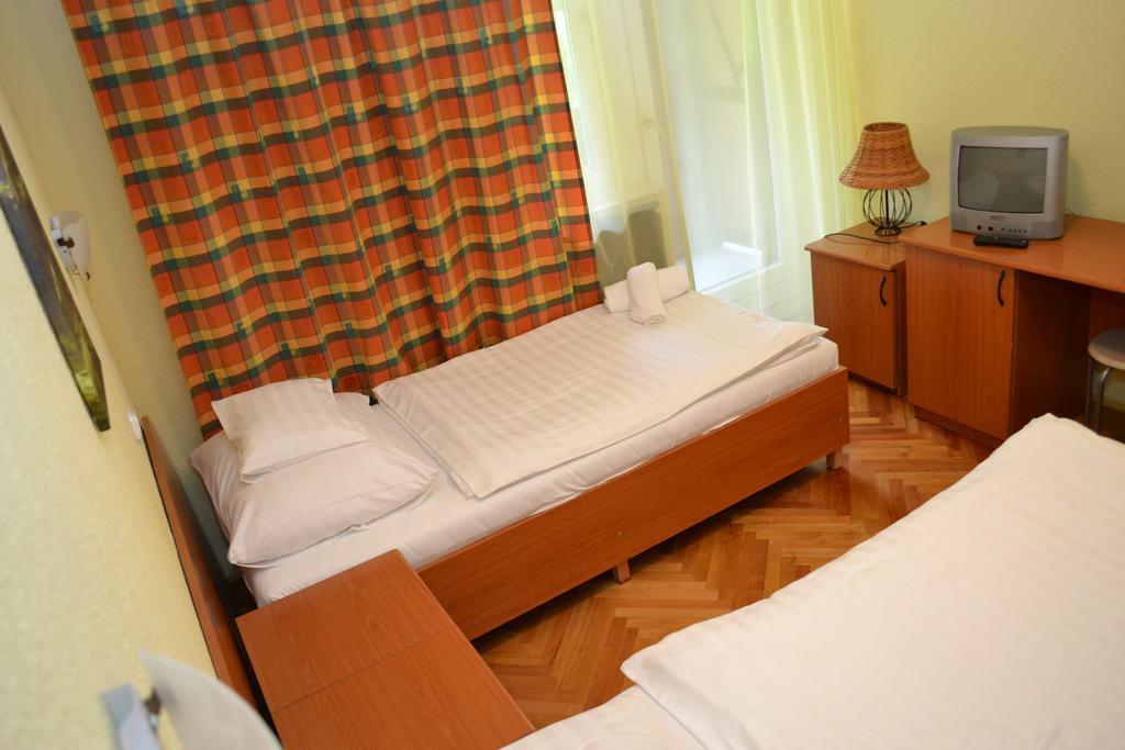 Ezuestfenyo Hotel Телкібанья Екстер'єр фото